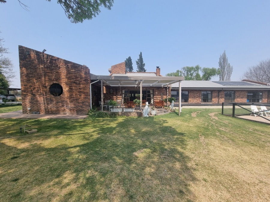 5 Bedroom Property for Sale in Bethlehem Rural Free State